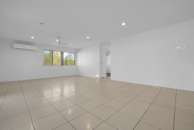 Photo - 52 Broadwater Place, New Auckland QLD 4680 - Image 10