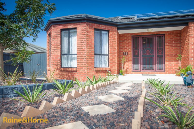 Photo - 52 Burge Drive, Sunbury VIC 3429 - Image 2