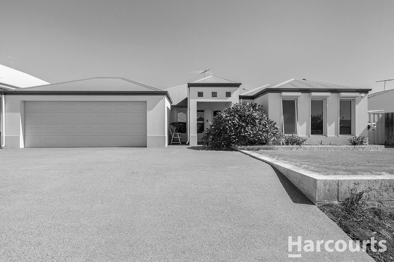 52 Buttercup Parkway, Halls Head WA 6210