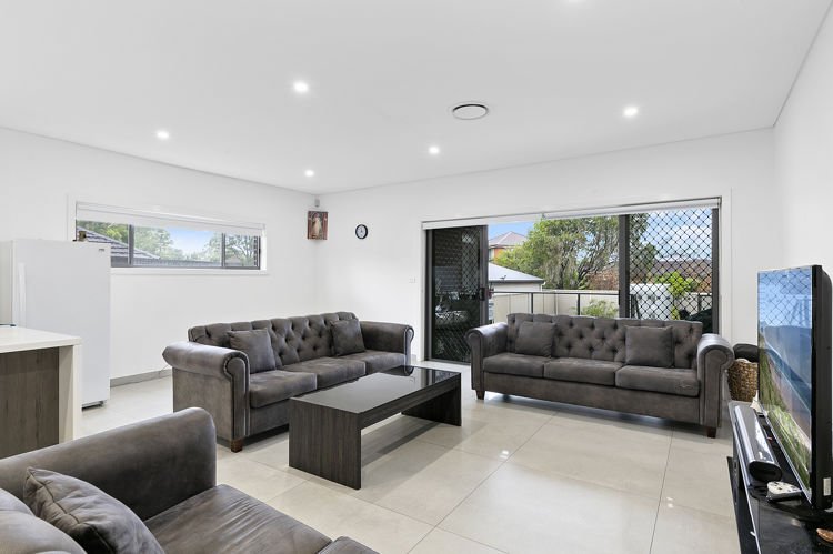 Photo - 52 Chetwynd Road, Merrylands NSW 2160 - Image 3