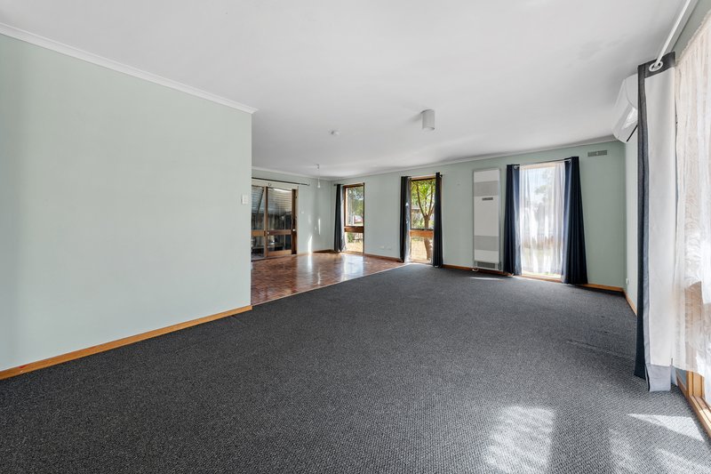 Photo - 52 Childs Street, Melton South VIC 3338 - Image 2