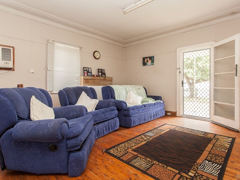 Photo - 52 Church Street, Cessnock NSW 2325 - Image 2