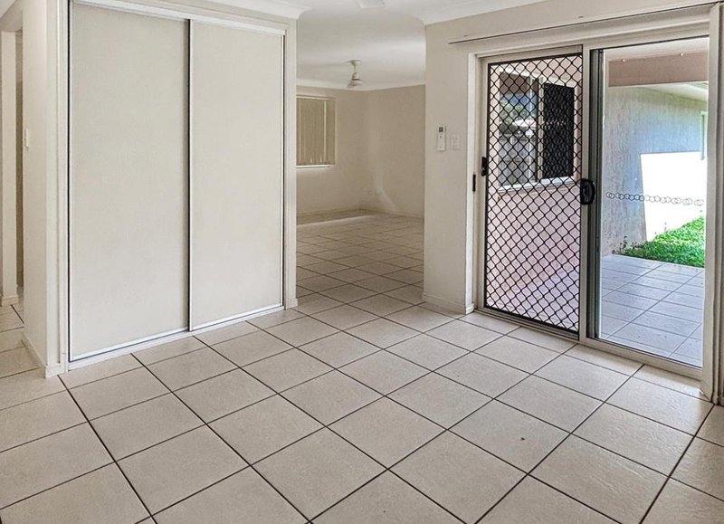 Photo - 52 Cliffdale Street, Bentley Park QLD 4869 - Image 2