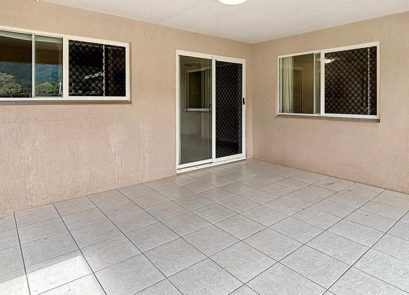 Photo - 52 Cliffdale Street, Bentley Park QLD 4869 - Image 5