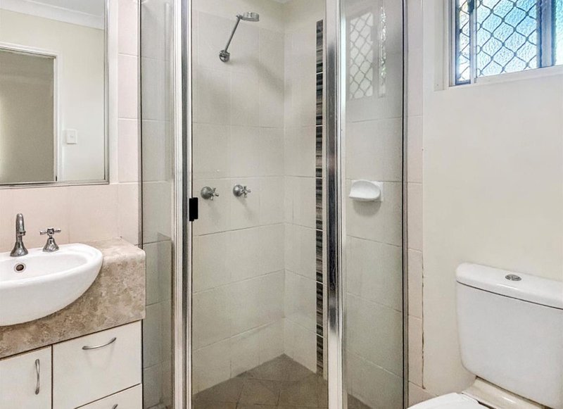 Photo - 52 Cliffdale Street, Bentley Park QLD 4869 - Image 11