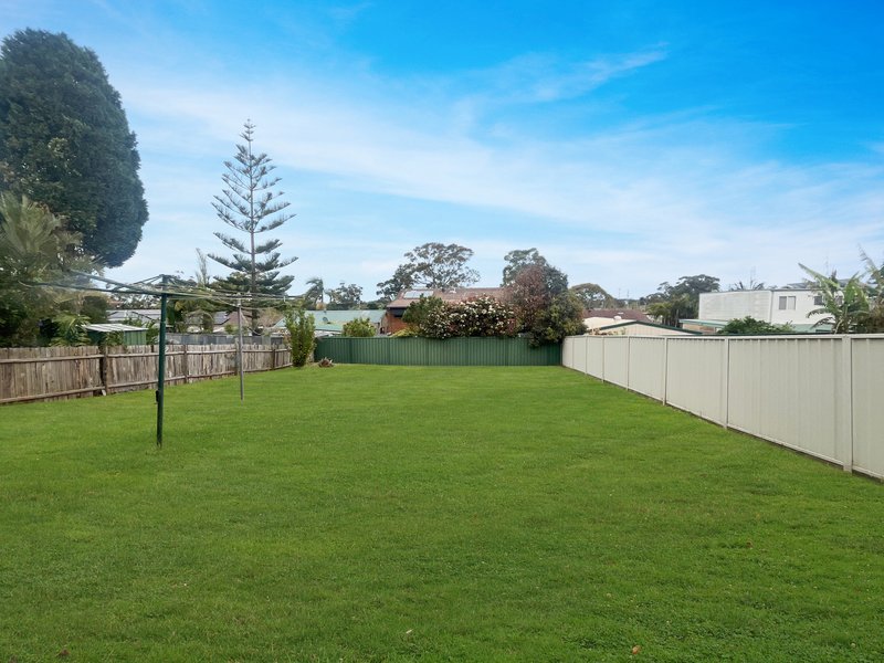 Photo - 52 Coonanga Avenue, Budgewoi NSW 2262 - Image 8