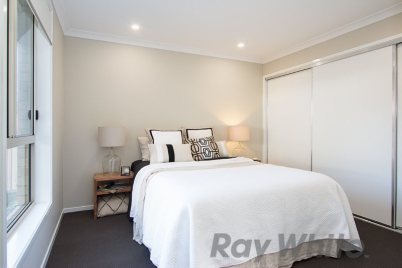 Photo - 52 Corymbia Street, Croudace Bay NSW 2280 - Image 9