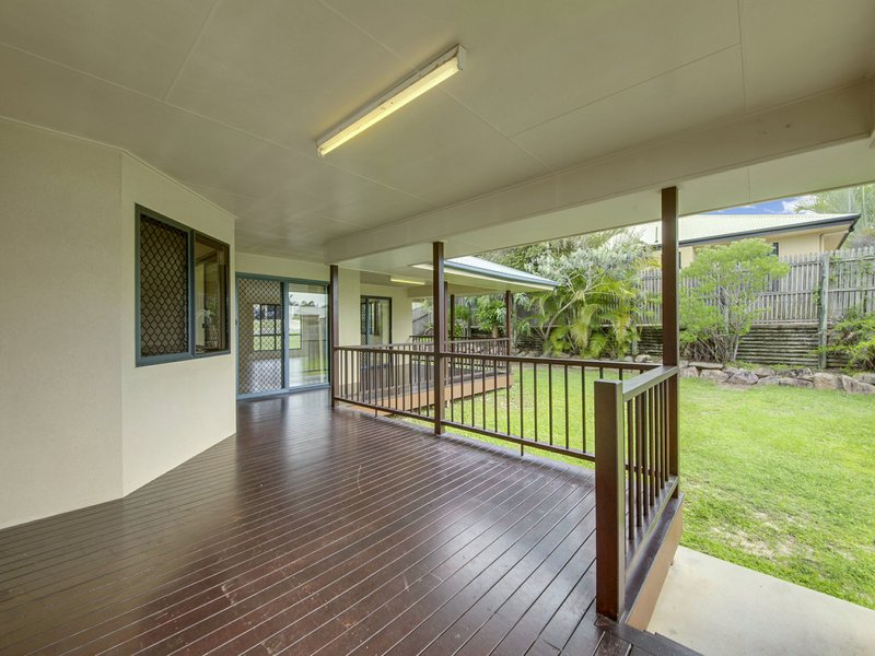 Photo - 52 Cremorne Drive, Tannum Sands QLD 4680 - Image 2