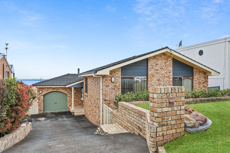 52 Cuthbert Drive, Mount Warrigal NSW 2528