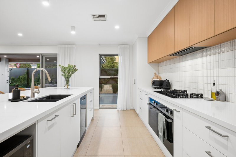 Photo - 52 Davy Street, Alfred Cove WA 6154 - Image 7
