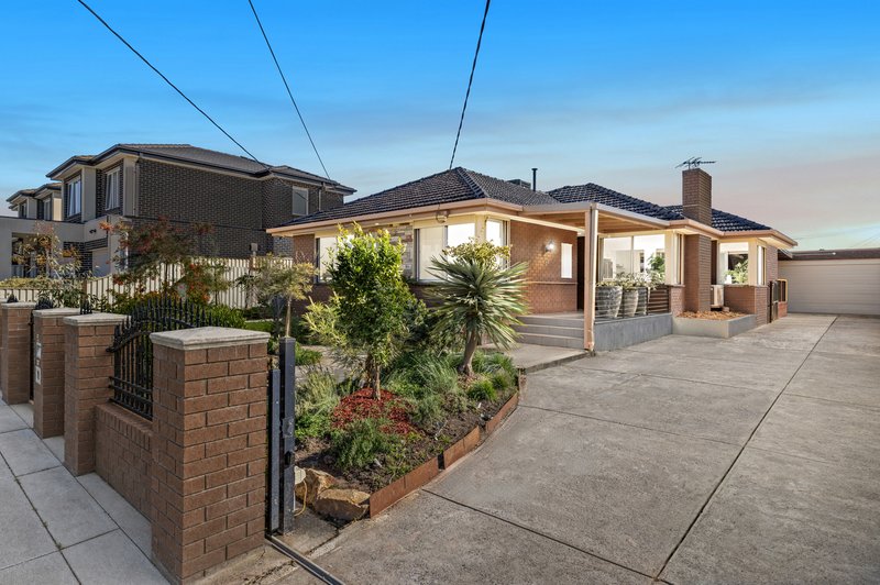 Photo - 52 Denver Crescent, Mulgrave VIC 3170 - Image 1