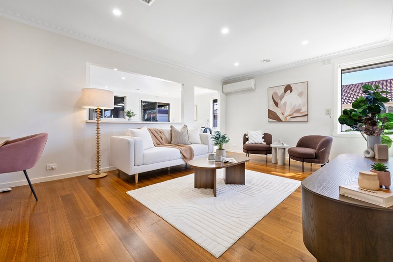 Photo - 52 Denver Crescent, Mulgrave VIC 3170 - Image 3