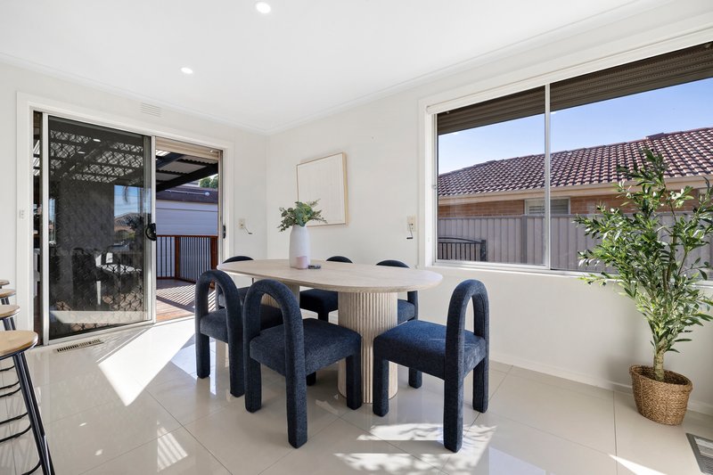 Photo - 52 Denver Crescent, Mulgrave VIC 3170 - Image 5