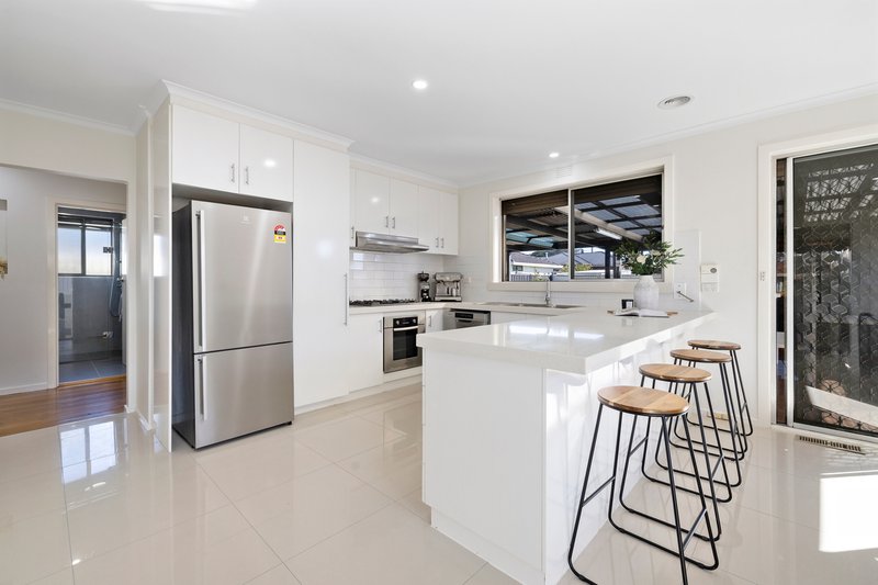 Photo - 52 Denver Crescent, Mulgrave VIC 3170 - Image 6