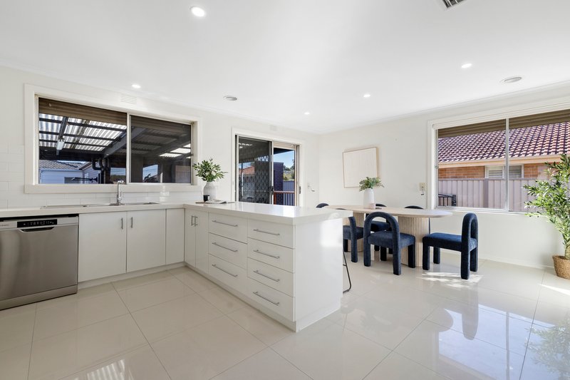 Photo - 52 Denver Crescent, Mulgrave VIC 3170 - Image 8