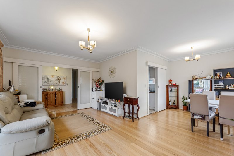 Photo - 52 Dorothy Street, Burwood East VIC 3151 - Image 3