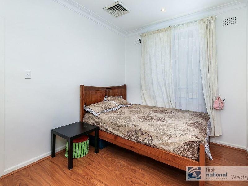 Photo - 52 Emert Street, Wentworthville NSW 2145 - Image 5