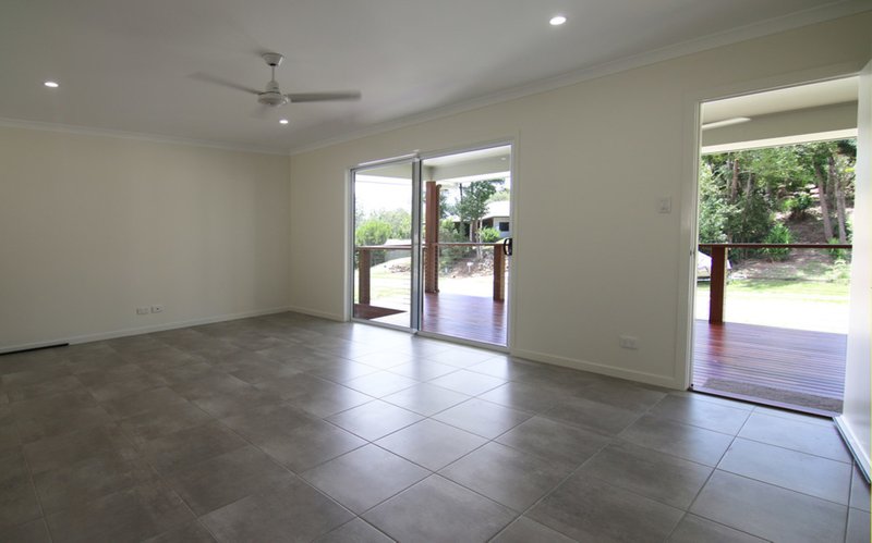 Photo - 52 Eshelby Drive, Cannonvale QLD 4802 - Image 11