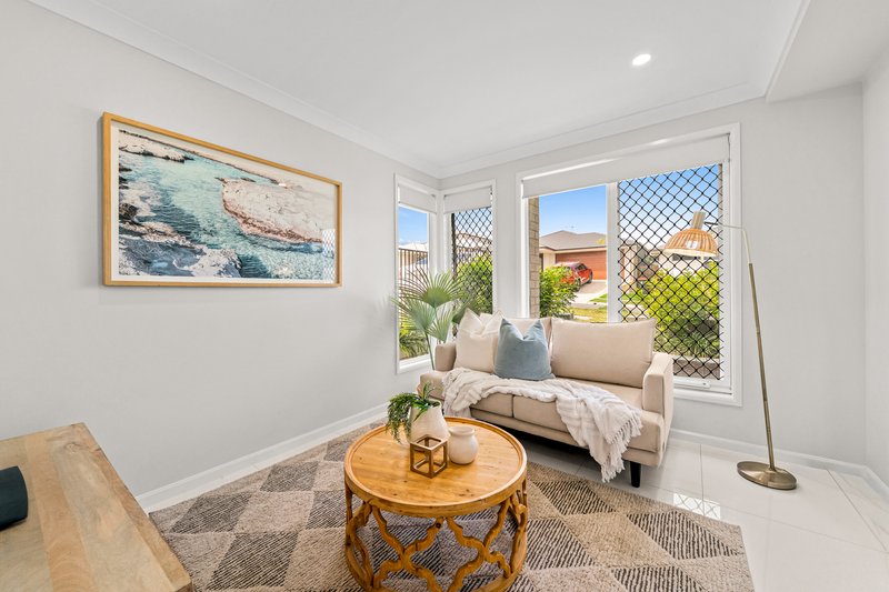 Photo - 52 Fenwick Crescent, Algester QLD 4115 - Image 3