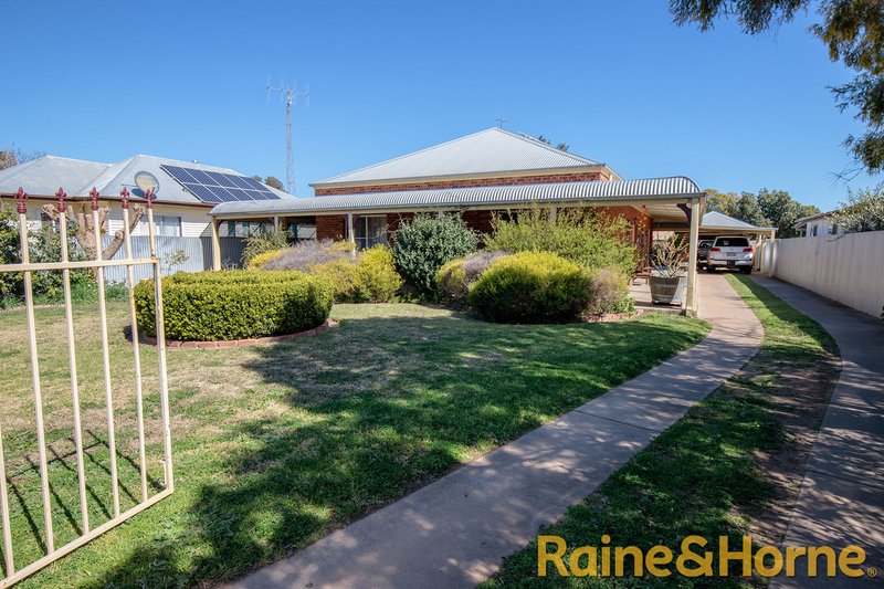 52 Fifth Avenue, Narromine NSW 2821