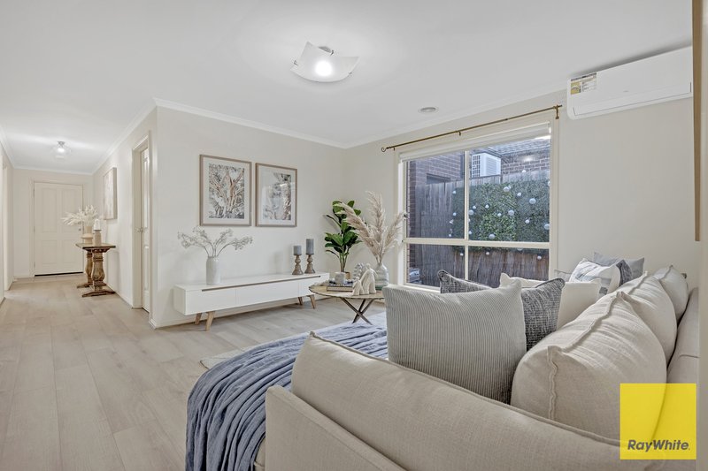 Photo - 52 Finchley Park Crescent, Tarneit VIC 3029 - Image 6