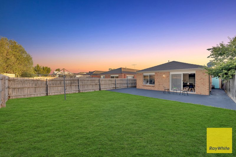 Photo - 52 Finchley Park Crescent, Tarneit VIC 3029 - Image 15