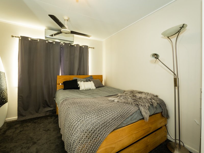 Photo - 52 Fisher Drive, Mount Isa QLD 4825 - Image 12