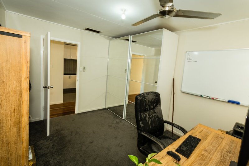 Photo - 52 Fisher Drive, Mount Isa QLD 4825 - Image 14