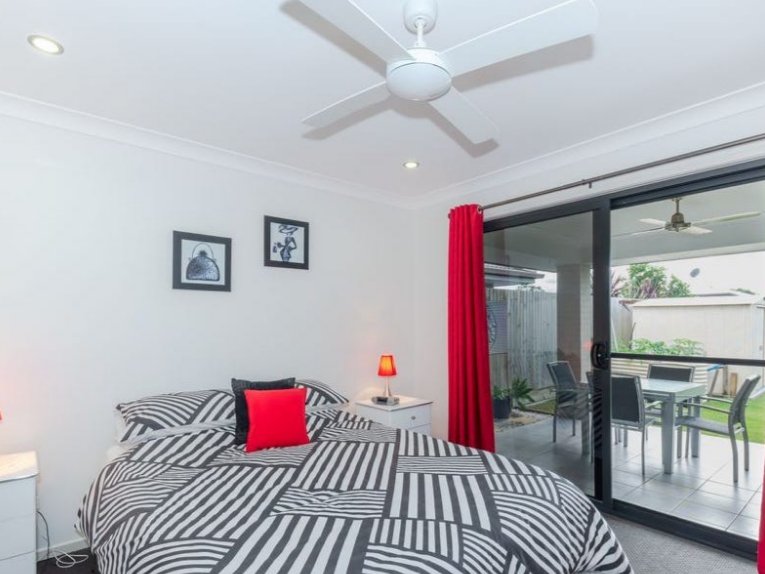 Photo - 52 Fleet Circuit, Bray Park QLD 4500 - Image 12