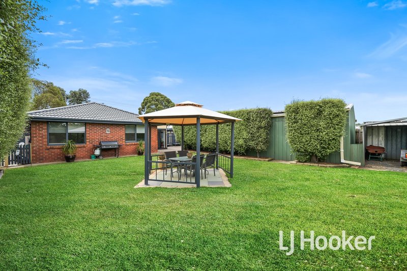 Photo - 52 Fordholm Road, Hampton Park VIC 3976 - Image 8