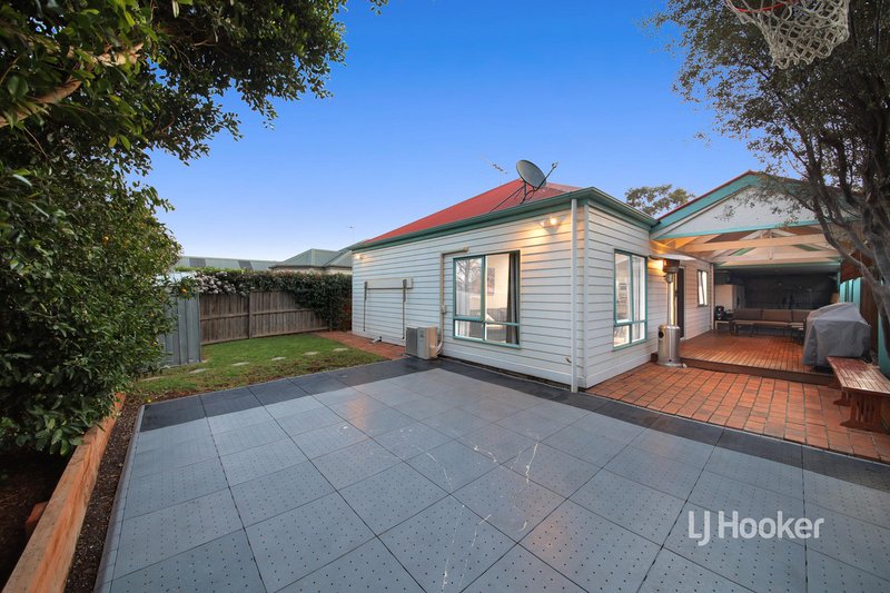 Photo - 52 Foxwood Drive, Point Cook VIC 3030 - Image 19