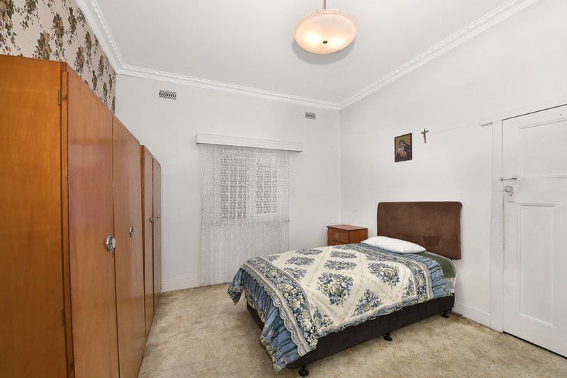 Photo - 52 Gordon Street, Coburg VIC 3058 - Image 4