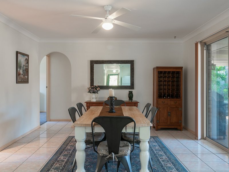 Photo - 52 Gordonia Drive, Regents Park QLD 4118 - Image 5