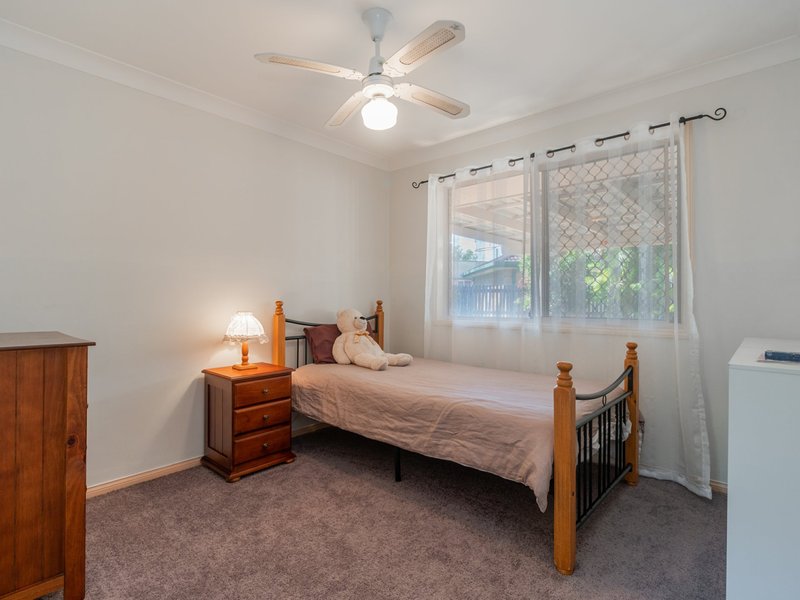 Photo - 52 Gordonia Drive, Regents Park QLD 4118 - Image 12