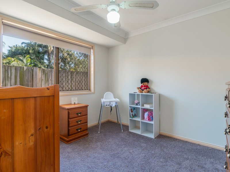 Photo - 52 Gordonia Drive, Regents Park QLD 4118 - Image 13