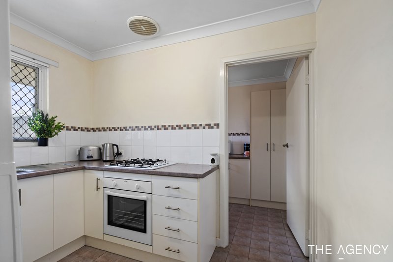 Photo - 52 Grandpre Crescent, Hamilton Hill WA 6163 - Image 4