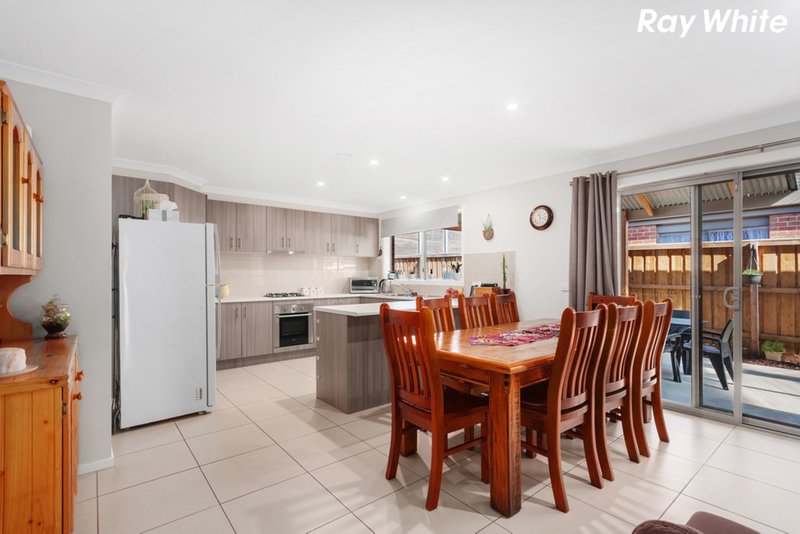 Photo - 52 Greendale Boulevard, Pakenham VIC 3810 - Image 4