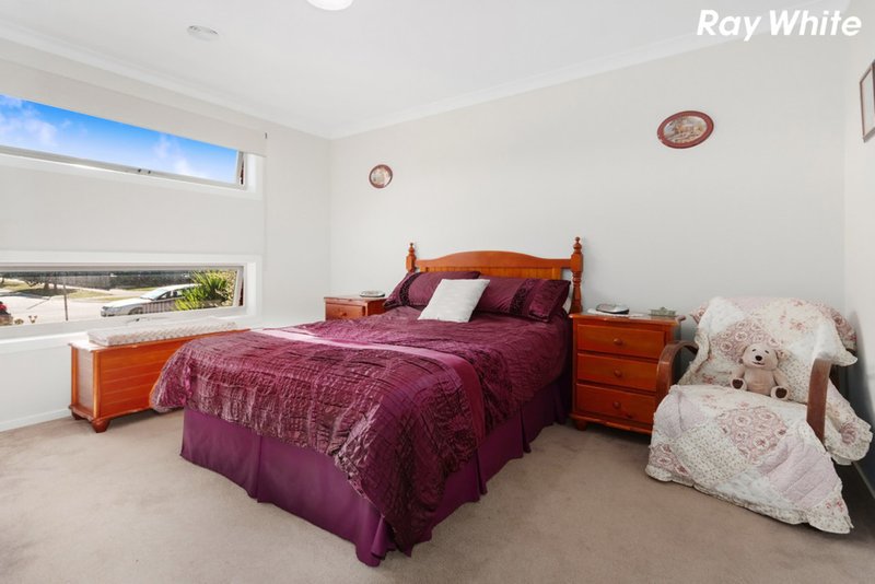 Photo - 52 Greendale Boulevard, Pakenham VIC 3810 - Image 6