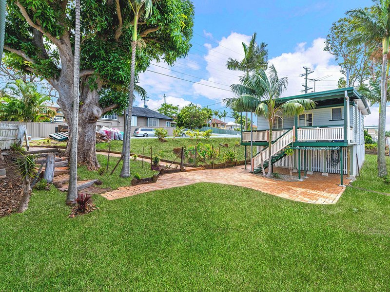 Photo - 52 Hamilton Road, Wavell Heights QLD 4012 - Image 11