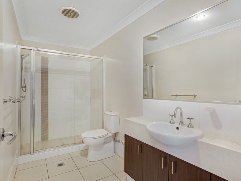 Photo - 52 Hanover Drive, Pimpama QLD 4209 - Image 6