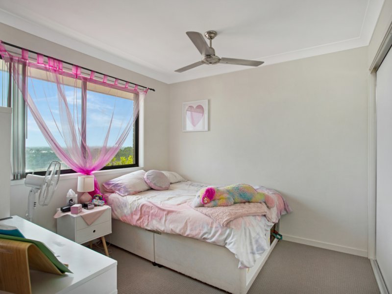 Photo - 52 Hanover Drive, Pimpama QLD 4209 - Image 9