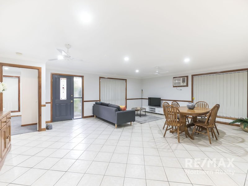 Photo - 52 Hillmont Cres , Morayfield QLD 4506 - Image 12