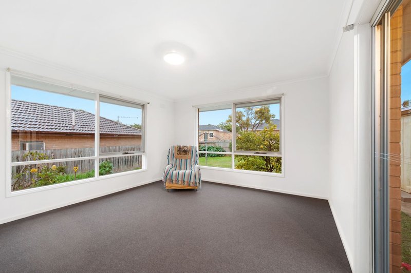 Photo - 52 Hilltop Crescent, Burwood East VIC 3151 - Image 8