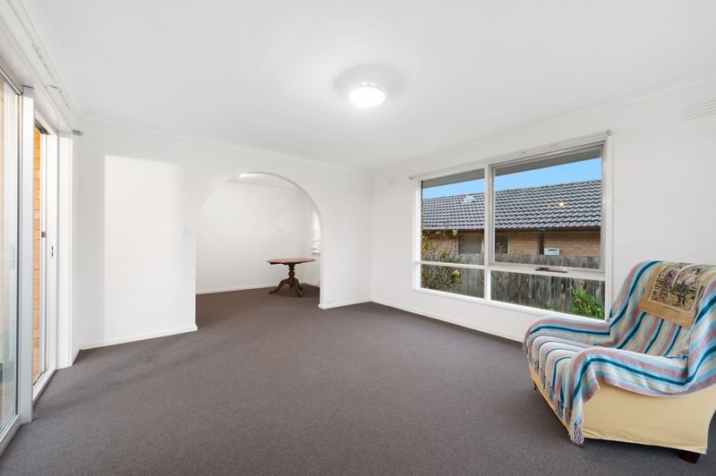 Photo - 52 Hilltop Crescent, Burwood East VIC 3151 - Image 9