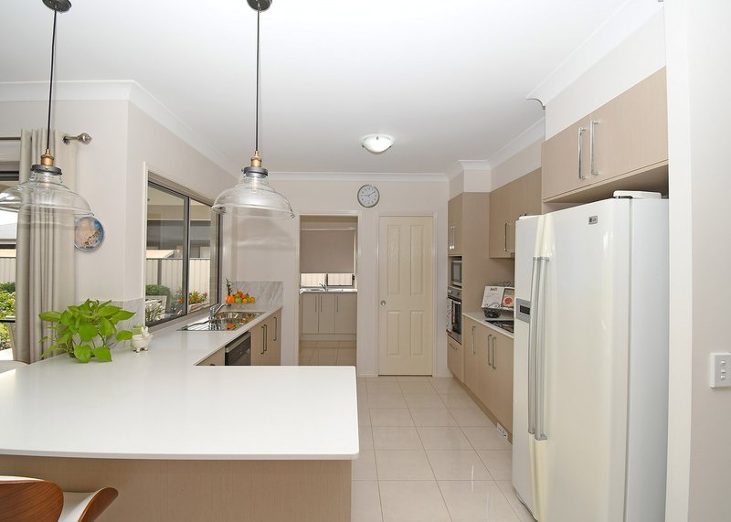 Photo - 52 Honey Myrtle Close, Burrum Heads QLD 4659 - Image 5