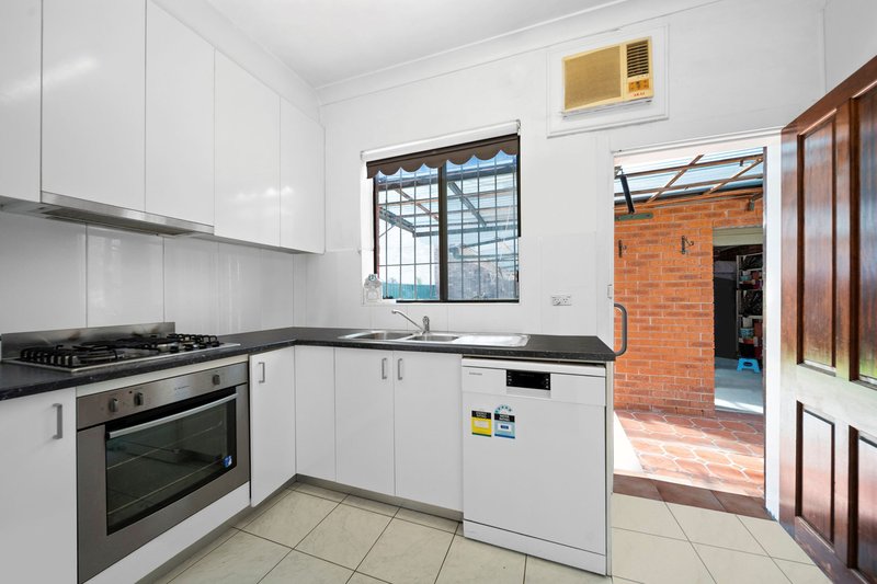 Photo - 52 Hughes Avenue, Mascot NSW 2020 - Image 8