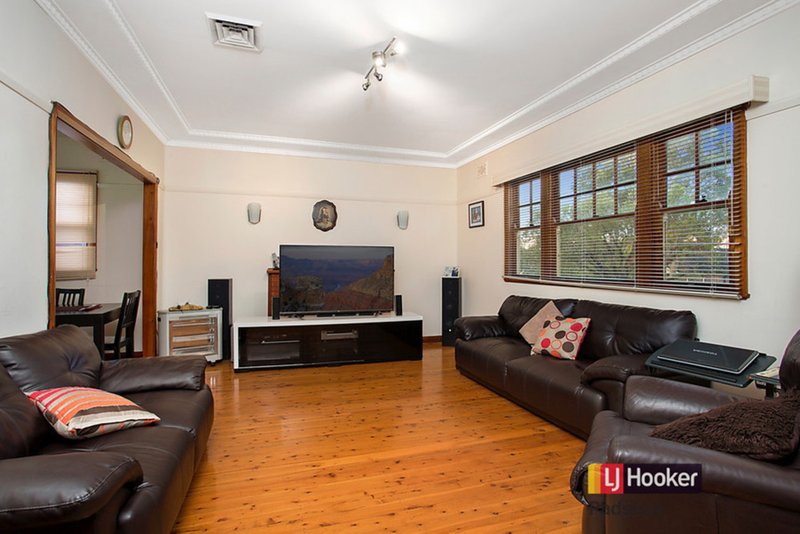 Photo - 52 Hydrae Street, Revesby NSW 2212 - Image 4