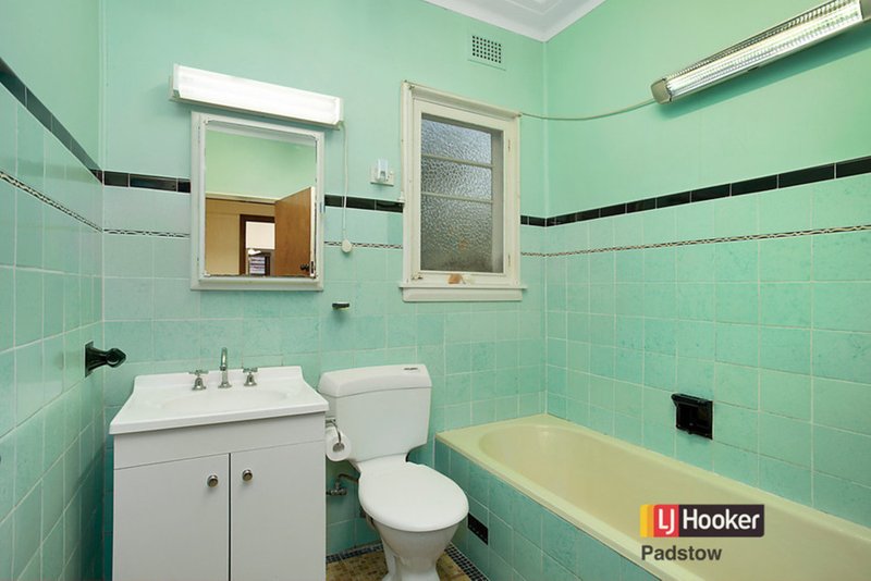 Photo - 52 Hydrae Street, Revesby NSW 2212 - Image 6