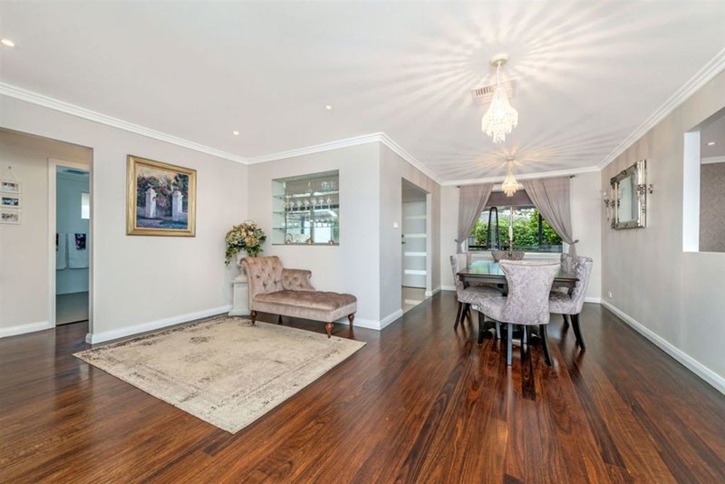 Photo - 52 Iona Avenue, North Rocks NSW 2151 - Image 3