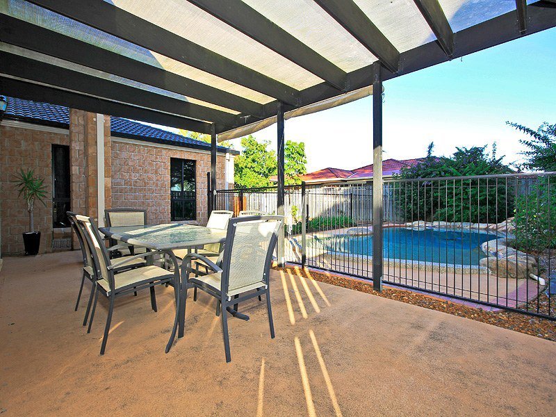 Photo - 52 Isaacs Way, Wakerley QLD 4154 - Image 6